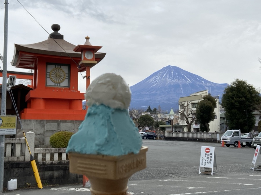 Mt. Fuji-shaped gelato at Pukuichi